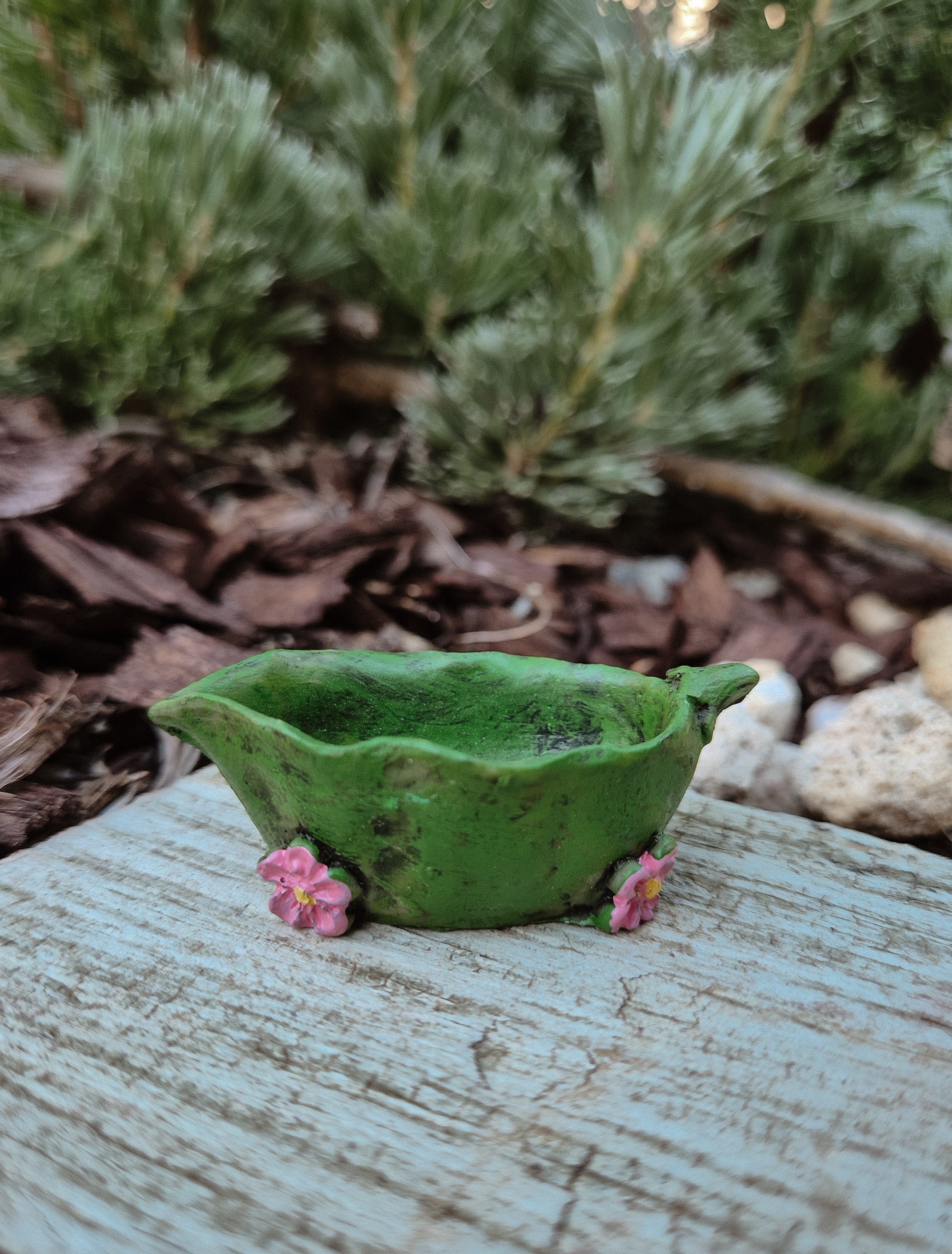 Mini Leaf Bathtub